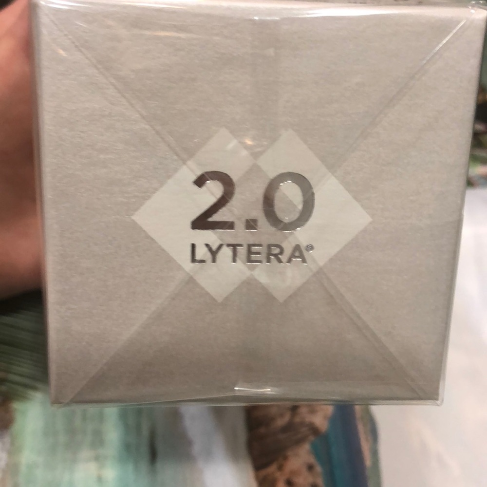 SkinMedica LYTERA 2.0 Pigment Correcting Serum New - Picture 5 of 5